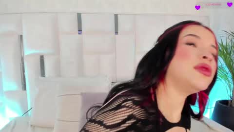 Snapshot of im_nika_ chatting on April 2026 04:56:01 AM Nika online show from April 2026 04:56:01 AM