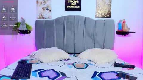 im_riley_ online show from October 2025 07:58:01 PM