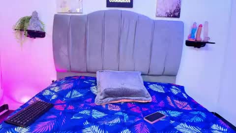 im_riley_ online show from May 2026 07:23:02 PM