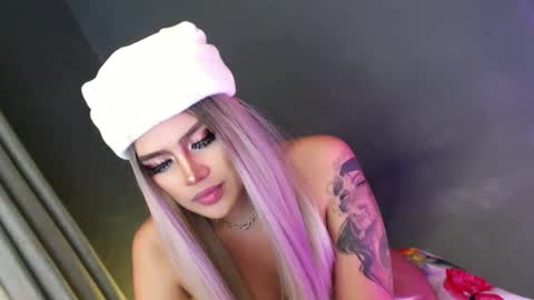 Candy Moore online show from December 2024 05:15:01 AM