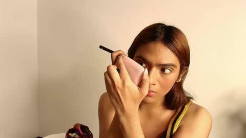 Snapshot of imgerver chatting on October 2025 01:10:01 PM GERVE online show from October 2025 01:10:01 PM