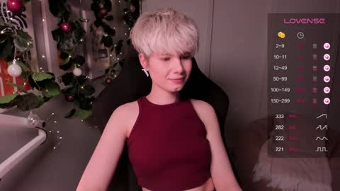 Mia online show from December 2024 08:16:01 PM