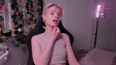 Mia online show from January 2025 08:14:02 PM