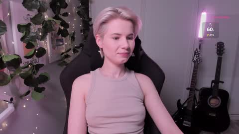 Mia online show from February 2025 10:03:02 AM