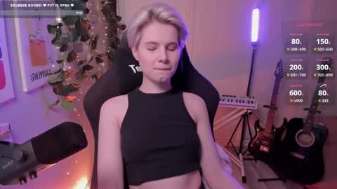 Mia online show from February 2025 01:17:02 PM