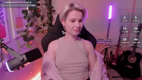 Mia online show from March 2025 10:06:02 AM