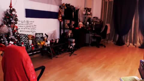 Empress online show from January 2025 04:03:01 PM