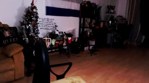 Empress online show from February 2025 10:42:01 PM