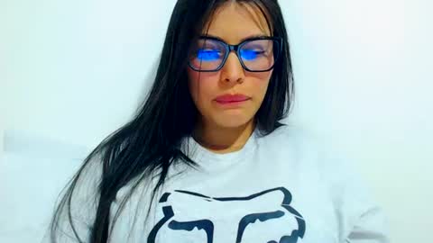 imsweetlips online show from July 2026 05:49:02 PM