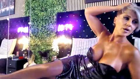 Snapshot of inanna_ishtar1 chatting on September 2025 09:23:02 AM inanna_ishtar1 online show from September 2025 09:23:02 AM