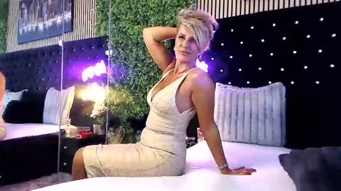 Snapshot of inanna_ishtar1 chatting on October 2025 09:30:01 AM inanna_ishtar1 online show from October 2025 09:30:01 AM