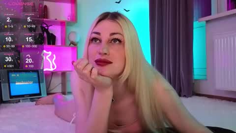 Snapshot of inchcaser chatting on October 2025 09:38:01 PM Dina Help me reach 100 likes online show from October 2025 09:38:01 PM