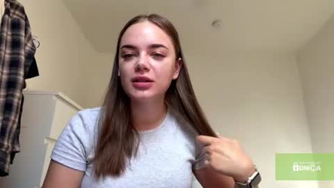 Snapshot of incredeblemira chatting on June 2026 07:09:01 AM Mira online show from June 2026 07:09:01 AM