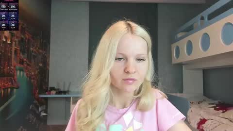 Snapshot of incredible__shell_ chatting on June 2026 05:15:02 PM Masha online show from June 2026 05:15:02 PM