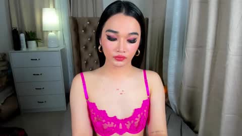 Snapshot of indestructabletrixie chatting on December 2024 01:12:02 PM indestructabletrixie online show from December 2024 01:12:02 PM