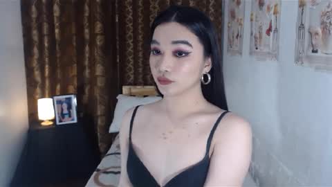 Snapshot of indestructabletrixie chatting on January 2025 05:02:01 PM indestructabletrixie online show from January 2025 05:02:01 PM