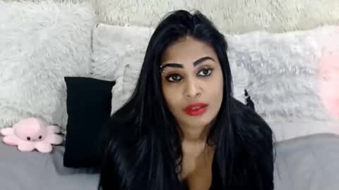 Jazmin online show from May 2026 10:50:03 PM