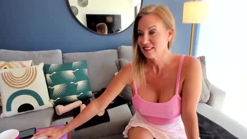 Snapshot of indianacooper chatting on September 2025 03:39:01 PM IndianaCooper - Showtimes - Mon-Fri 12pm and 930PM CST SatSun 930pm CST online show from September 2025 03:39:01 PM