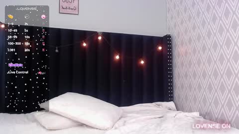 Snapshot of indiancutiie chatting on December 2024 07:54:02 PM LITTLE AINHOA online show from December 2024 07:54:02 PM