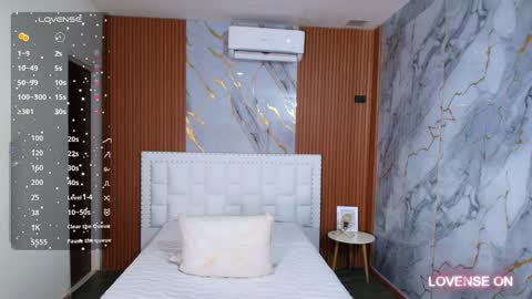 Snapshot of indiancutiie chatting on December 2024 07:03:02 PM LITTLE AINHOA online show from December 2024 07:03:02 PM