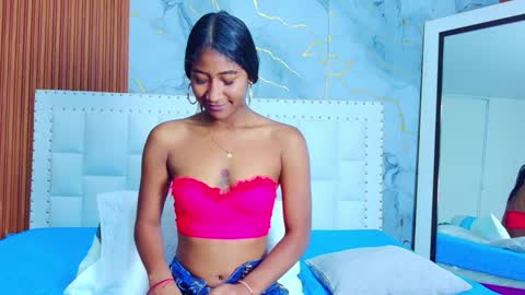 Snapshot of indiancutiie chatting on February 2025 07:34:01 PM LITTLE AINHOA online show from February 2025 07:34:01 PM