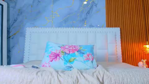 Snapshot of indiancutiie chatting on October 2025 07:34:02 PM LITTLE AINHOA online show from October 2025 07:34:02 PM