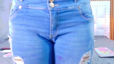 Snapshot of indiancutiie chatting on November 2025 08:29:02 PM LITTLE AINHOA online show from November 2025 08:29:02 PM