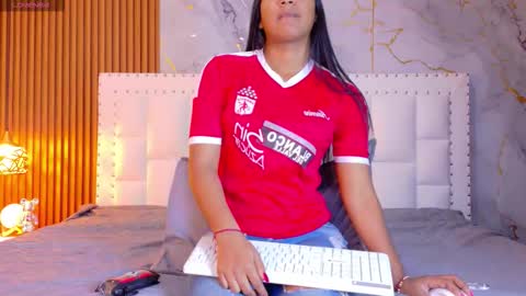 Snapshot of indiancutiie chatting on February 2026 07:43:01 PM LITTLE AINHOA online show from February 2026 07:43:01 PM