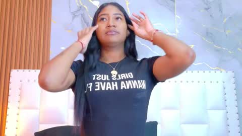 Snapshot of indiancutiie chatting on February 2026 07:15:02 PM LITTLE AINHOA online show from February 2026 07:15:02 PM