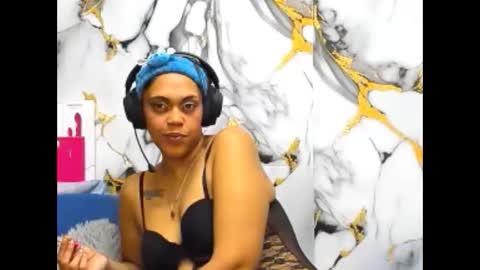 Snapshot of indiandesire4u69 chatting on May 2026 10:05:01 PM Lia online show from May 2026 10:05:01 PM