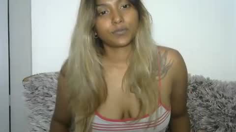 indianqtpie6 online show from September 2025 06:13:01 PM