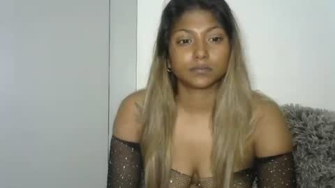 indianqtpie6 online show from October 2025 05:44:02 AM