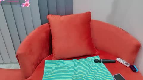 Yazmin online show from May 2026 12:38:01 AM