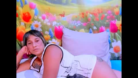 Snapshot of indianroxy27 chatting on January 2026 12:24:01 AM indianroxy27 online show from January 2026 12:24:01 AM