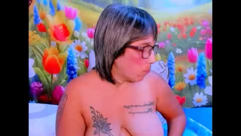 Snapshot of indianroxy27 chatting on January 2026 12:29:02 PM indianroxy27 online show from January 2026 12:29:02 PM