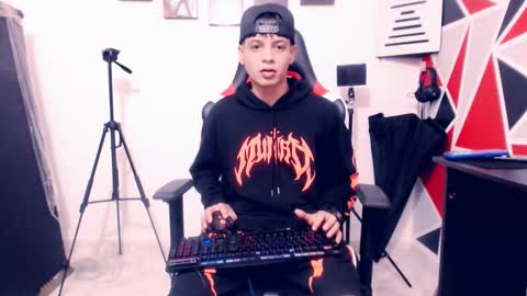 Snapshot of indomitablebeast chatting on November 2025 07:13:01 PM matias online show from November 2025 07:13:01 PM