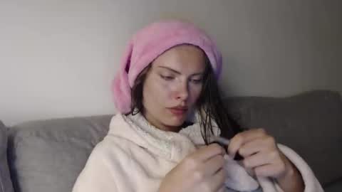 Sweet girl online show from April 2026 09:23:01 PM