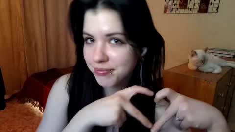 Mia online show from March 2026 03:26:02 PM