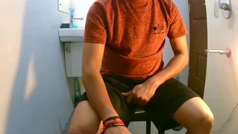 Snapshot of ingloriousuncut chatting on February 2025 08:36:01 PM Inglorious Hairy Uncut online show from February 2025 08:36:01 PM