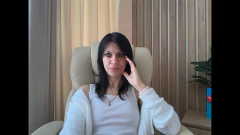 Snapshot of injaathome chatting on April 2026 06:05:02 AM InjaAtHome online show from April 2026 06:05:02 AM