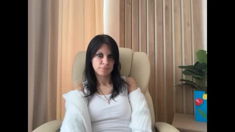 Snapshot of injaathome chatting on May 2026 11:48:01 AM InjaAtHome online show from May 2026 11:48:01 AM