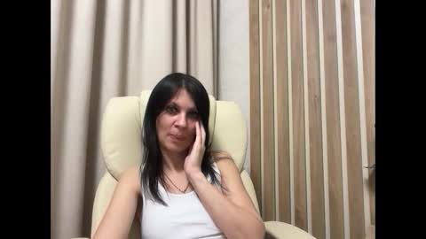 Snapshot of injaathome chatting on May 2026 06:15:02 PM InjaAtHome online show from May 2026 06:15:02 PM