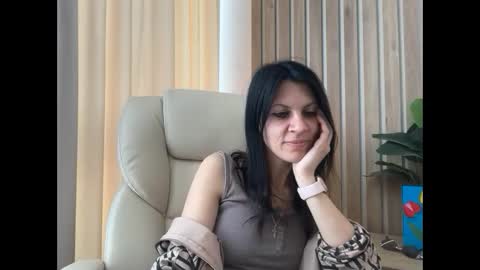 Snapshot of injaathome chatting on May 2026 07:15:01 AM InjaAtHome online show from May 2026 07:15:01 AM
