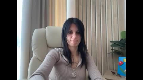 Snapshot of injaathome chatting on May 2026 06:00:01 AM InjaAtHome online show from May 2026 06:00:01 AM