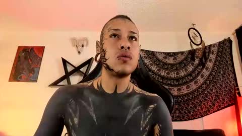 Snapshot of ink_u_buzz chatting on February 2026 02:33:01 PM Dani online show from February 2026 02:33:01 PM