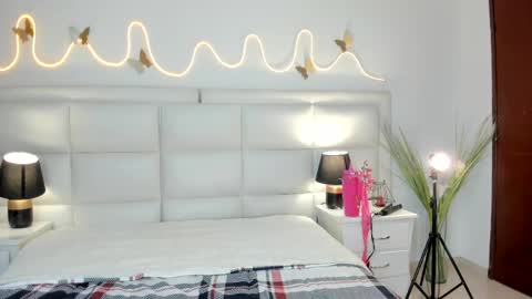 innavolkova online show from May 2026 12:35:01 PM