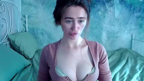 Lina online show from May 2026 11:45:02 PM