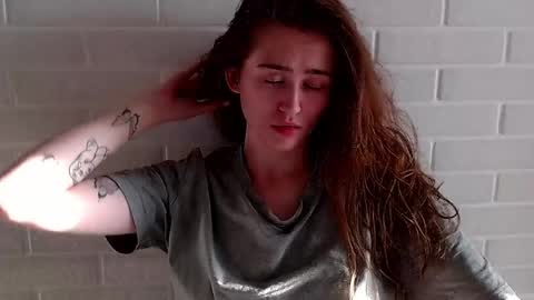 Lina online show from May 2026 02:01:02 PM
