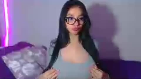 Abril online show from July 2026 02:57:02 AM