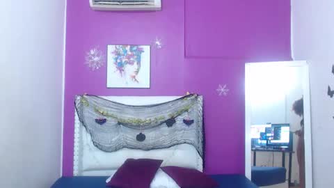 Snapshot of innocent_sexybaby chatting on November 2025 08:53:02 PM innocent_sexybaby online show from November 2025 08:53:02 PM